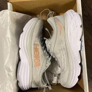 Hoka women’s Bondi 8